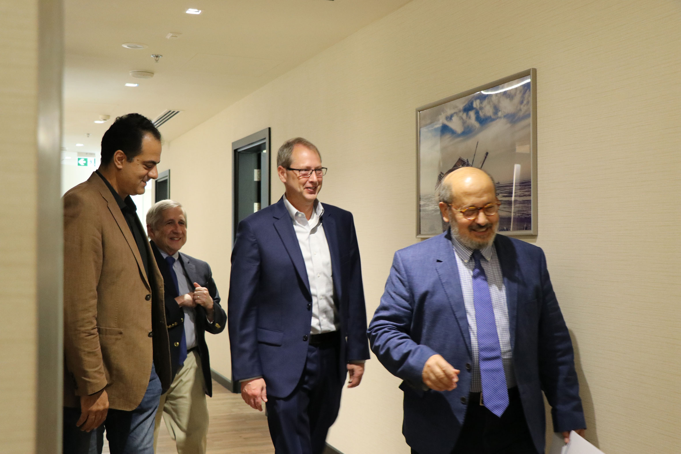 الجلسة النقاقشية حول الابعاد الثلاثية ( مركز دعم ) 05