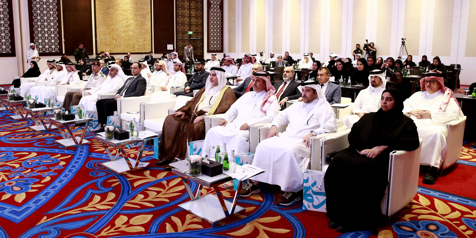 الندوة الاقليمية (تعزيز الكفاءة الإجتماعية في منظومة الأسرة لمواجهة الانحرافات السلوكية والإدمان على المخدرات) 03